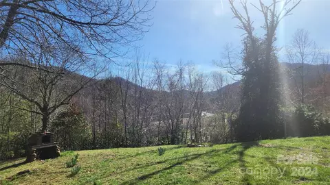 Exterior - 104 Timbuktu Rd, Sylva, NC 28779 photo 3 of 4