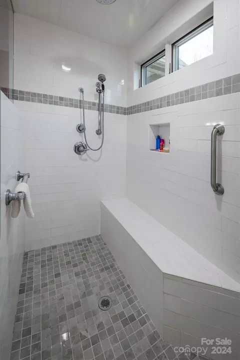 Bath - 304 Old Mill Dr, Morganton, NC 28655 photo 6 of 6