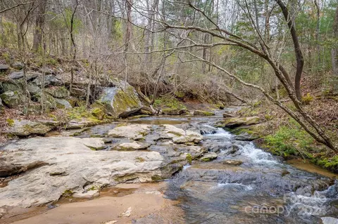 Exterior - 304 Old Mill Dr, Morganton, NC 28655 photo 6 of 12