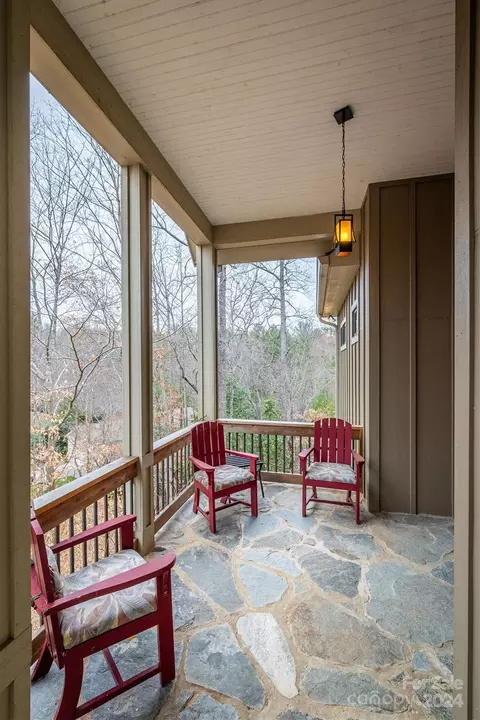 Exterior - 304 Old Mill Dr, Morganton, NC 28655 photo 9 of 12