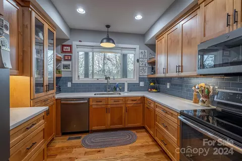 Kitchen - 304 Old Mill Dr, Morganton, NC 28655 photo 1 of 2