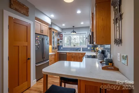 Kitchen - 304 Old Mill Dr, Morganton, NC 28655 photo 2 of 2