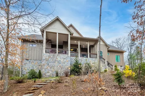 Exterior - 304 Old Mill Dr, Morganton, NC 28655 photo 5 of 12