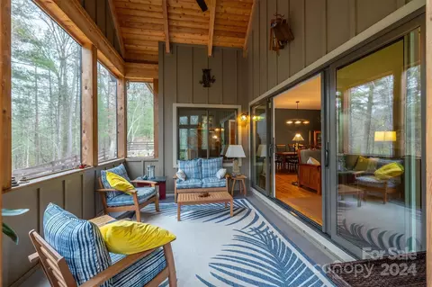 Exterior - 304 Old Mill Dr, Morganton, NC 28655 photo 11 of 12