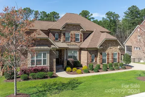 18016 Pawleys Plantation Ln, Charlotte, NC 28278