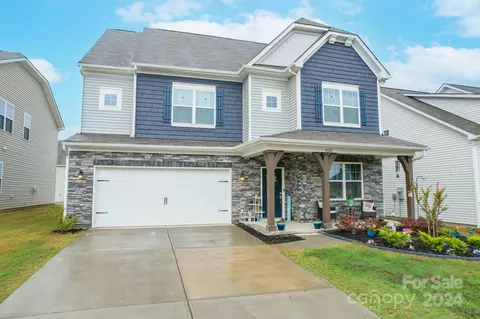 1122 Narrowmouth Ct, Lancaster, SC 29720