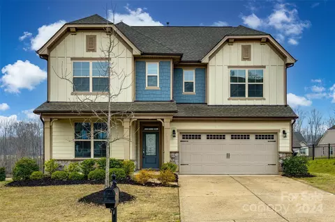 17432 Austins Creek Dr, Charlotte, NC 28278