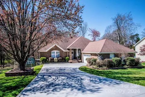 255 Fox Hollow Rd, Mooresville, NC 28117