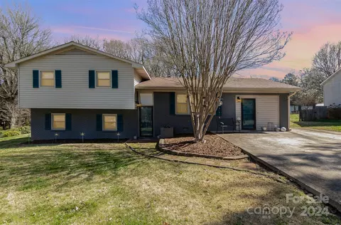 114 Forest Dr, Belmont, NC 28012