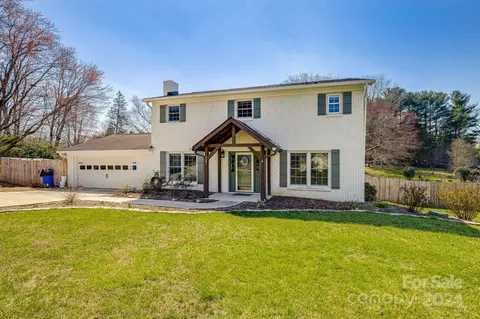 1281 Glenheath Dr, Hendersonville, NC 28791