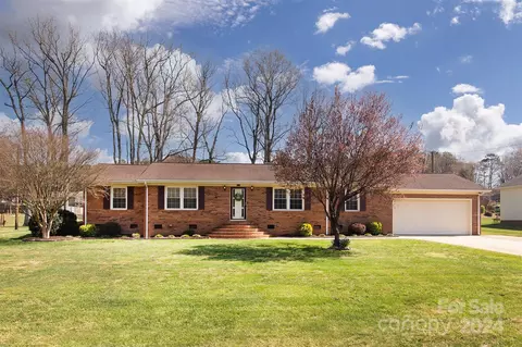 6570 Weldon Cir, Concord, NC 28027
