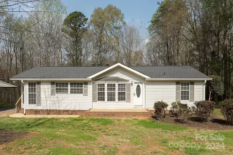 222 Shane Dr, Mount Holly, NC 28120