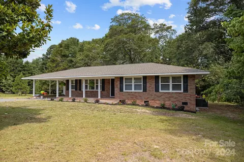 1698 Bay Springs Rd, Heath Springs, SC 29058
