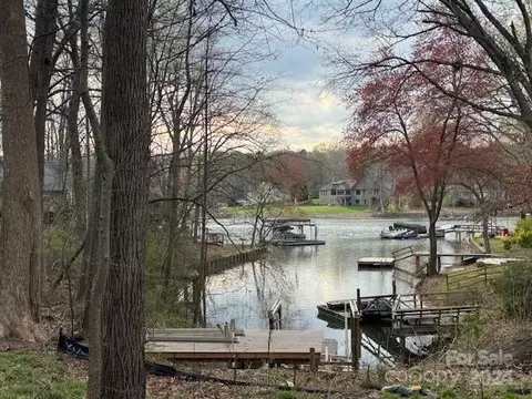 112 Southwood Park 13 Rd #13, Mooresville, NC 28117