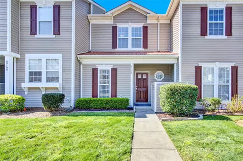 8244 Carob Tree Ln, Charlotte, NC 28215