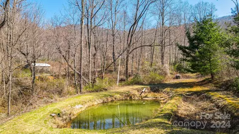 112 Arthurs Pl, Canton, NC 28716