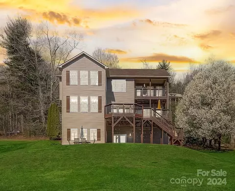 168 Greens View Dr, Horse Shoe, NC 28742