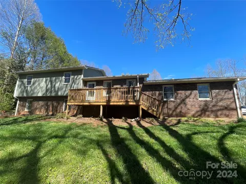 144 Padgett Dr, Marion, NC 28752