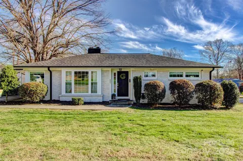 600 E Academy E St E, Cherryville, NC 28021