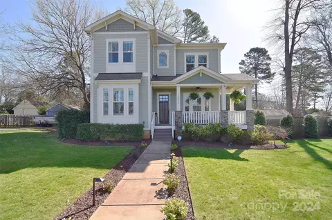 1400 Lyon Ct, Charlotte, NC 28205