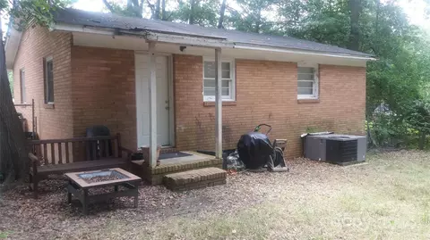 1020 Sycamore Ave, Gastonia, NC 28052