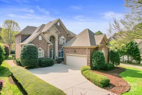 5612 Larson Ln, Charlotte, NC 28270
