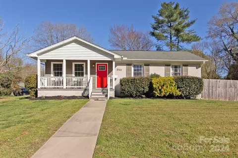 3741 Woodleaf Rd, Charlotte, NC 28205