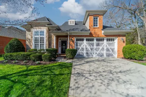 10806 Round Rock Rd, Charlotte, NC 28277