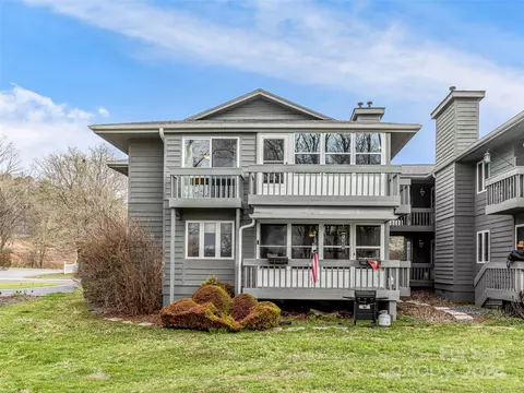 33 Southern Fairway Unit Apt A2 Ct UNIT A2, Etowah, NC 28729