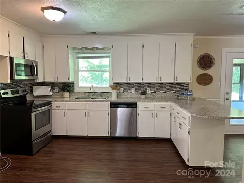 Kitchen - 80 Match Pt, Sylva, NC 28779 photo 1 of 2