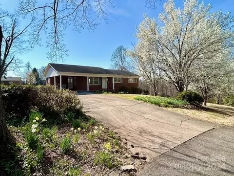 109 Dove Sw St SW, Lenoir, NC 28645