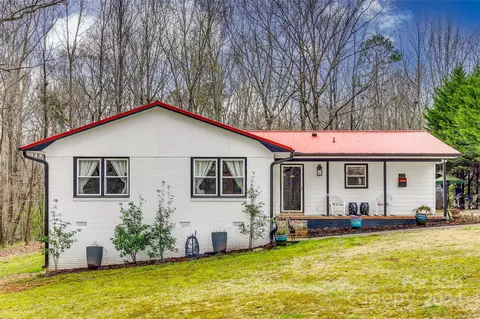 212 Fox Run Dr, Fort Mill, SC 29715