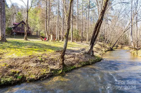 365 Redbird Dr, Lake Lure, NC 28746