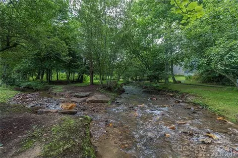 24 Chaucer Rd, Black Mountain, NC 28711