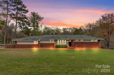 1218 21st Ne Ave NE, Hickory, NC 28601