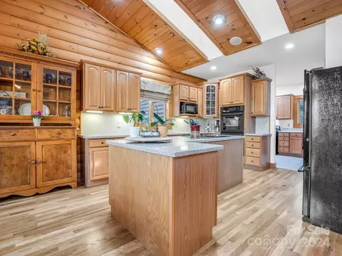 434 S Pointe Rd, Mill Spring, NC 28756 photo 9