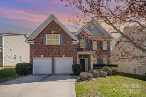5822 Langwell Ln, Charlotte, NC 28278