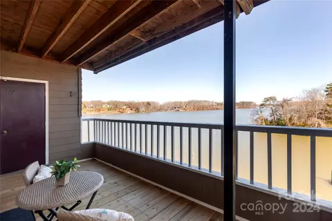 9808 Emerald Point 8 Dr #8, Charlotte, NC 28278