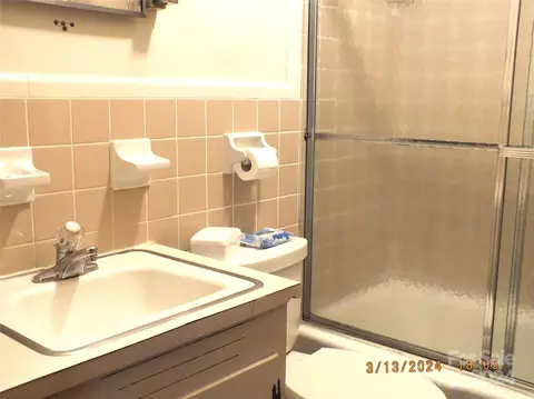 Bath - 1777 Potter Rd, Lancaster, SC 29720 photo 1 of 2