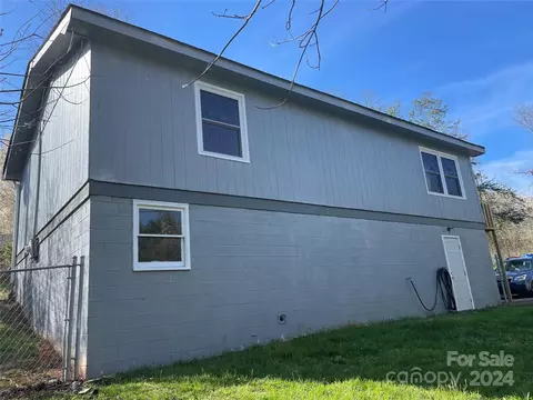 Exterior - 30 Monroe Ln, Clyde, NC 28721 photo 2 of 6