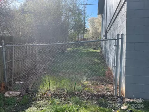 Exterior - 30 Monroe Ln, Clyde, NC 28721 photo 3 of 6