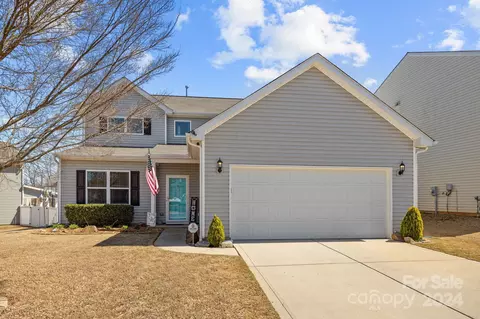 8923 Paddle Oak Rd, Charlotte, NC 28227