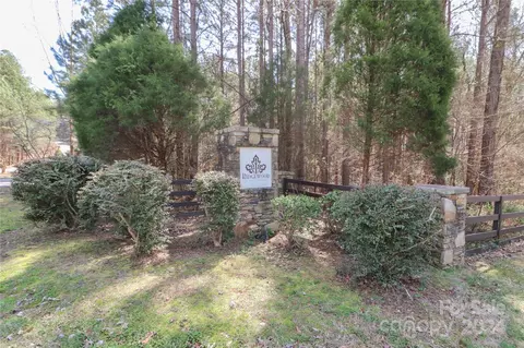 104 Jenwood Ct, Statesville, NC 28677