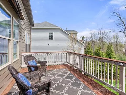 Exterior - 17538 Julees Walk Ln, Davidson, NC 28036 photo 5 of 12