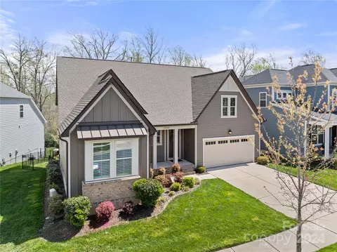 17538 Julees Walk Ln, Davidson, NC 28036