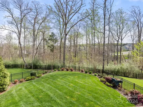Exterior - 17538 Julees Walk Ln, Davidson, NC 28036 photo 7 of 12