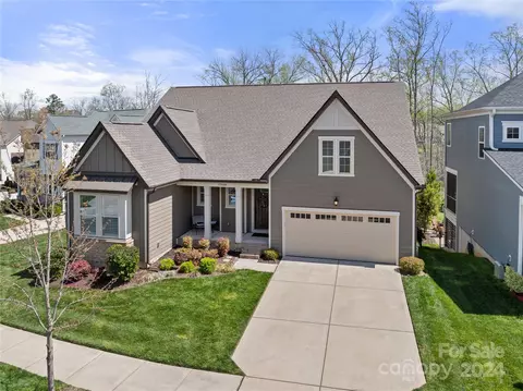 Exterior - 17538 Julees Walk Ln, Davidson, NC 28036 photo 2 of 12