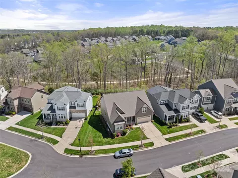 View/Area - 17538 Julees Walk Ln, Davidson, NC 28036 photo 2 of 2