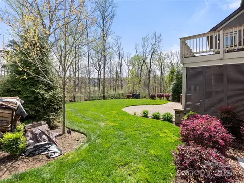 Exterior - 17538 Julees Walk Ln, Davidson, NC 28036 photo 6 of 12