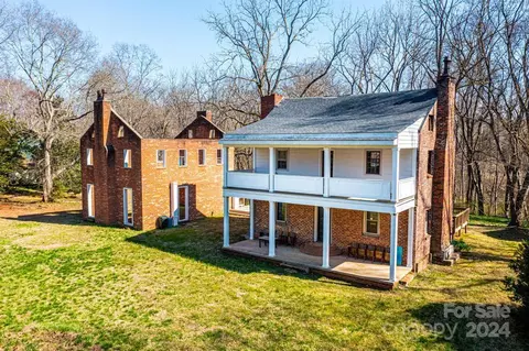 3878 Robinson Rd, Newton, NC 28658
